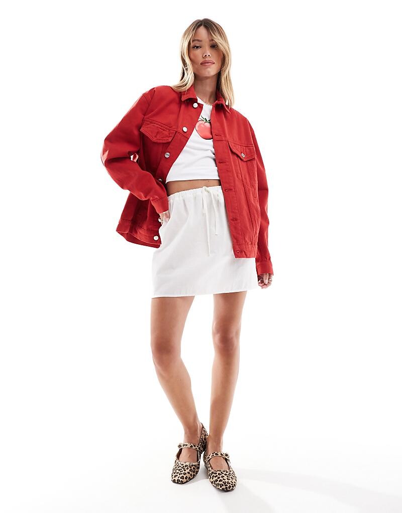 Красная джинсовая куртка в стиле вестерн ASOS DESIGN