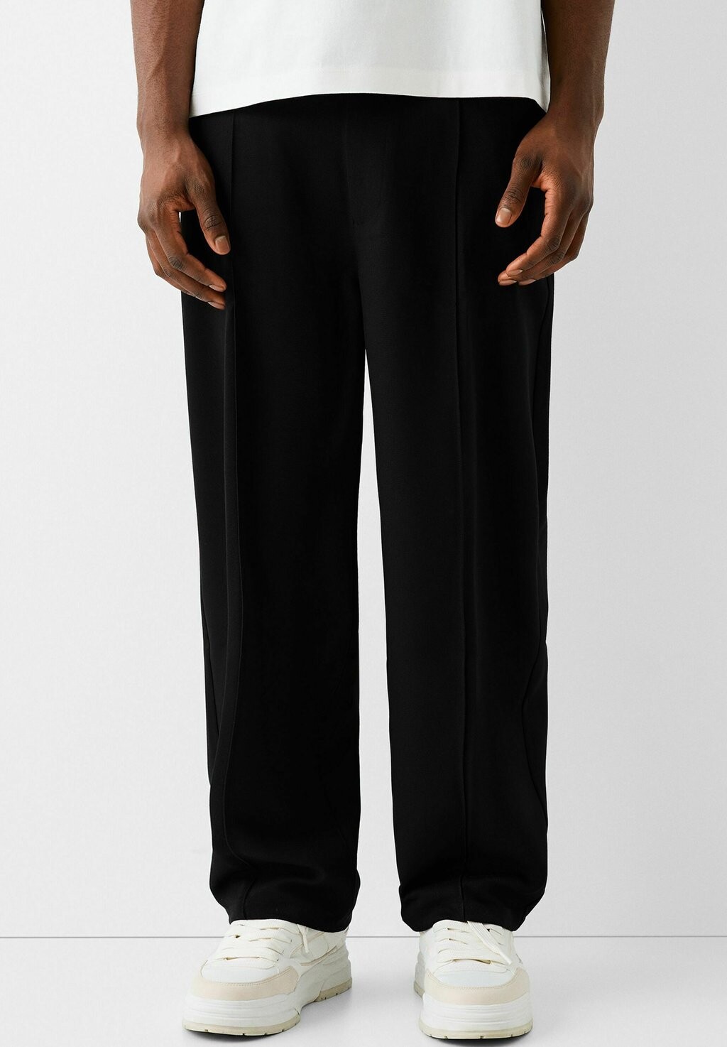 

Брюки TAILORING BAGGY FIT Bershka, цвет black