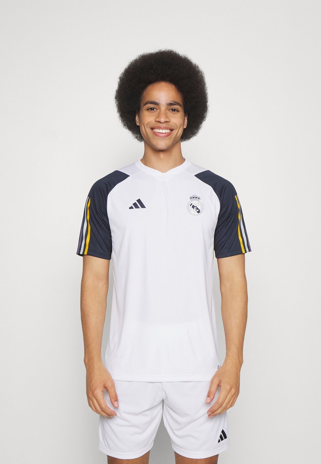 

Спортивная футболка Adidas