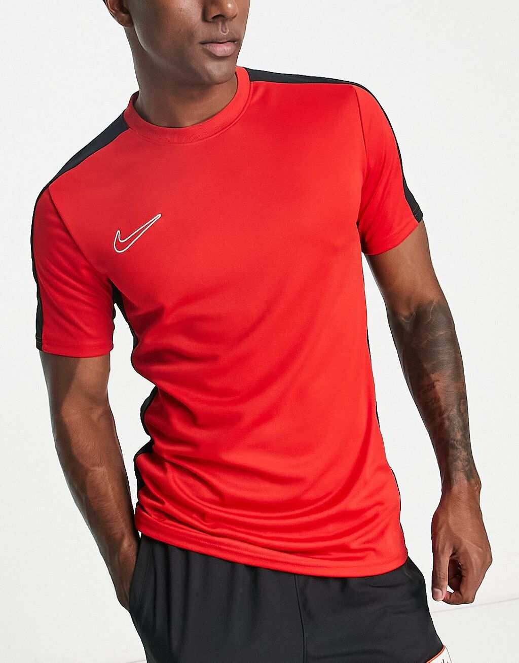 

Красная футболка со вставками Nike Football Academy Dri-FIT