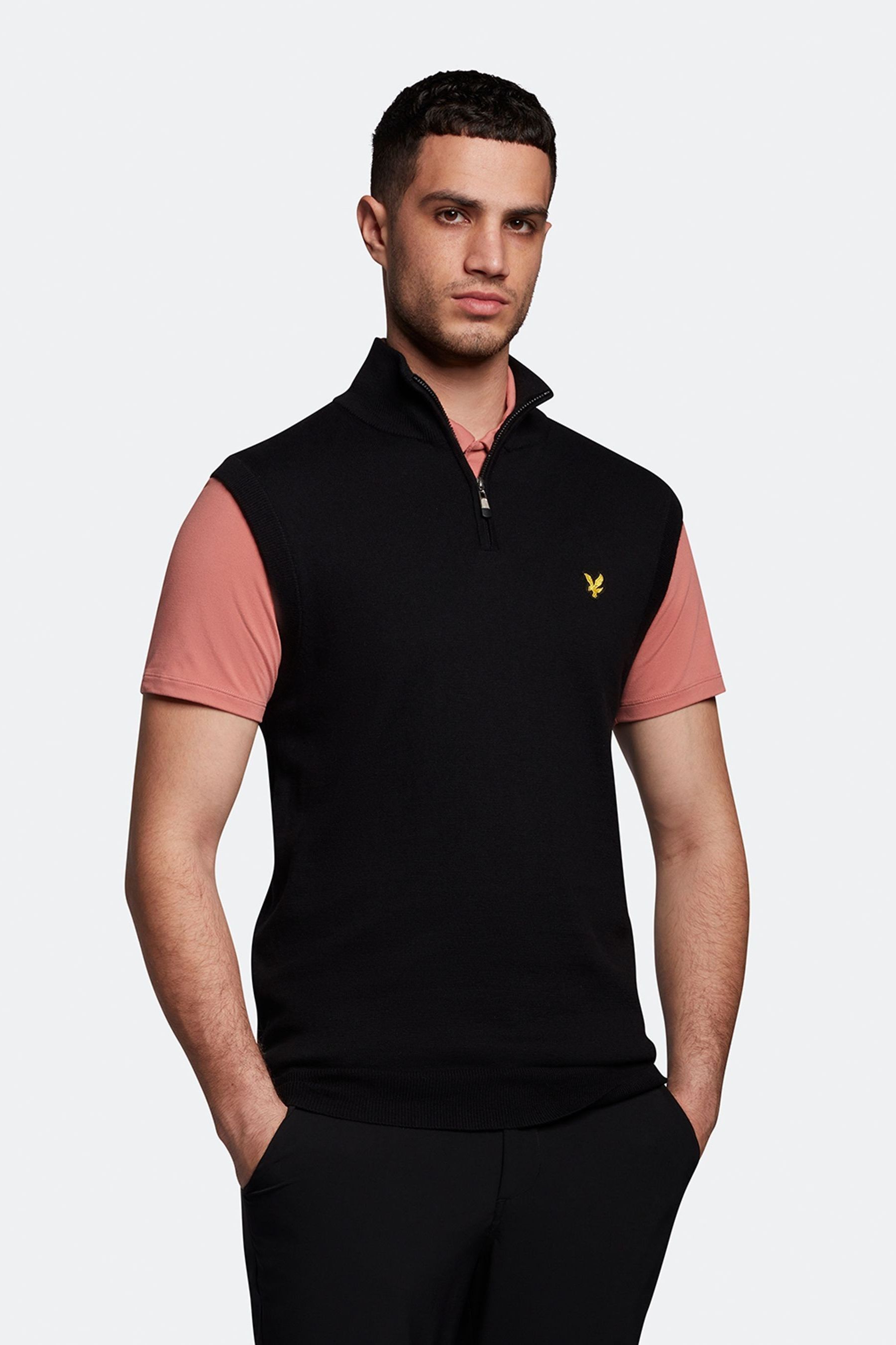 

Черный вязаный жилет Lyle & Scott, черный