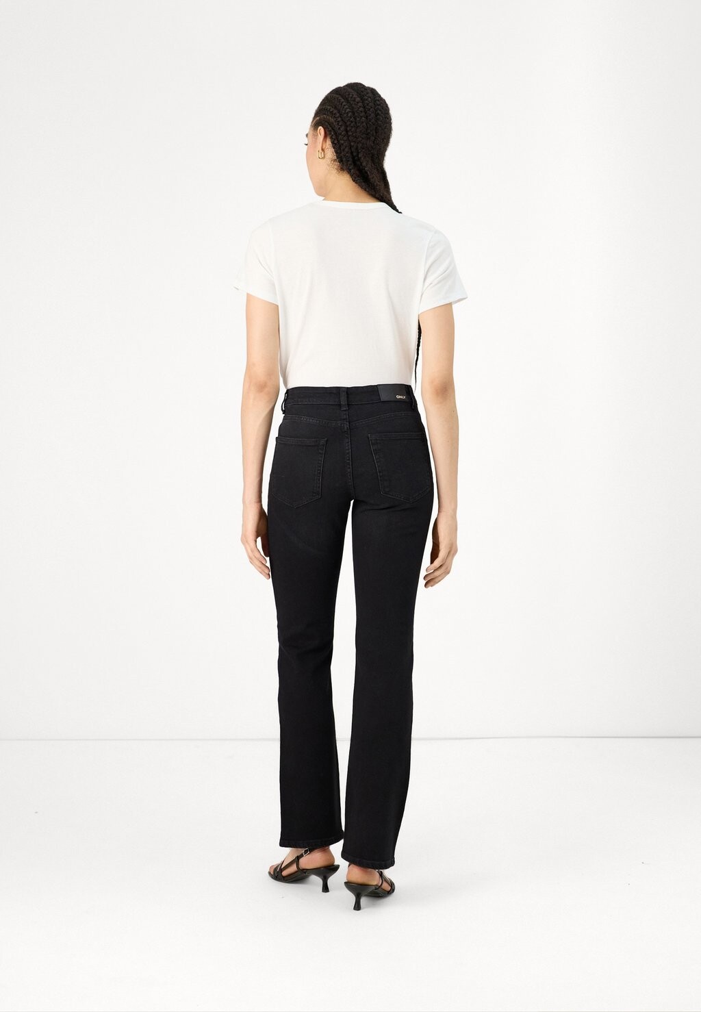 

Джинсы с небольшим расклешенным низом ONLEVERLY ONLY, цвет Washed Black