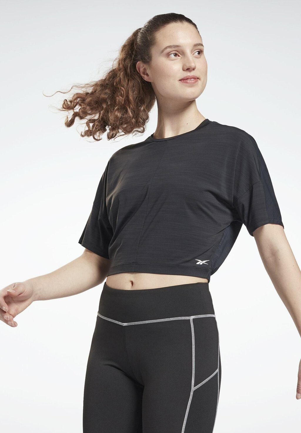 

Футболка с принтом Reebok, черный