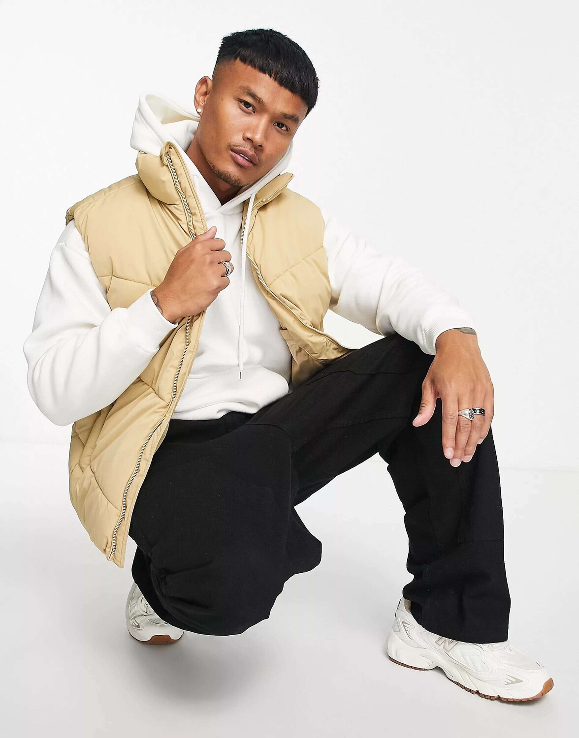 

Бежевый пуховик Bershka