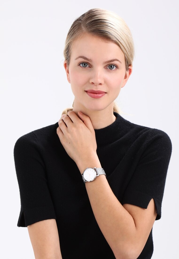 

Часы DKNY