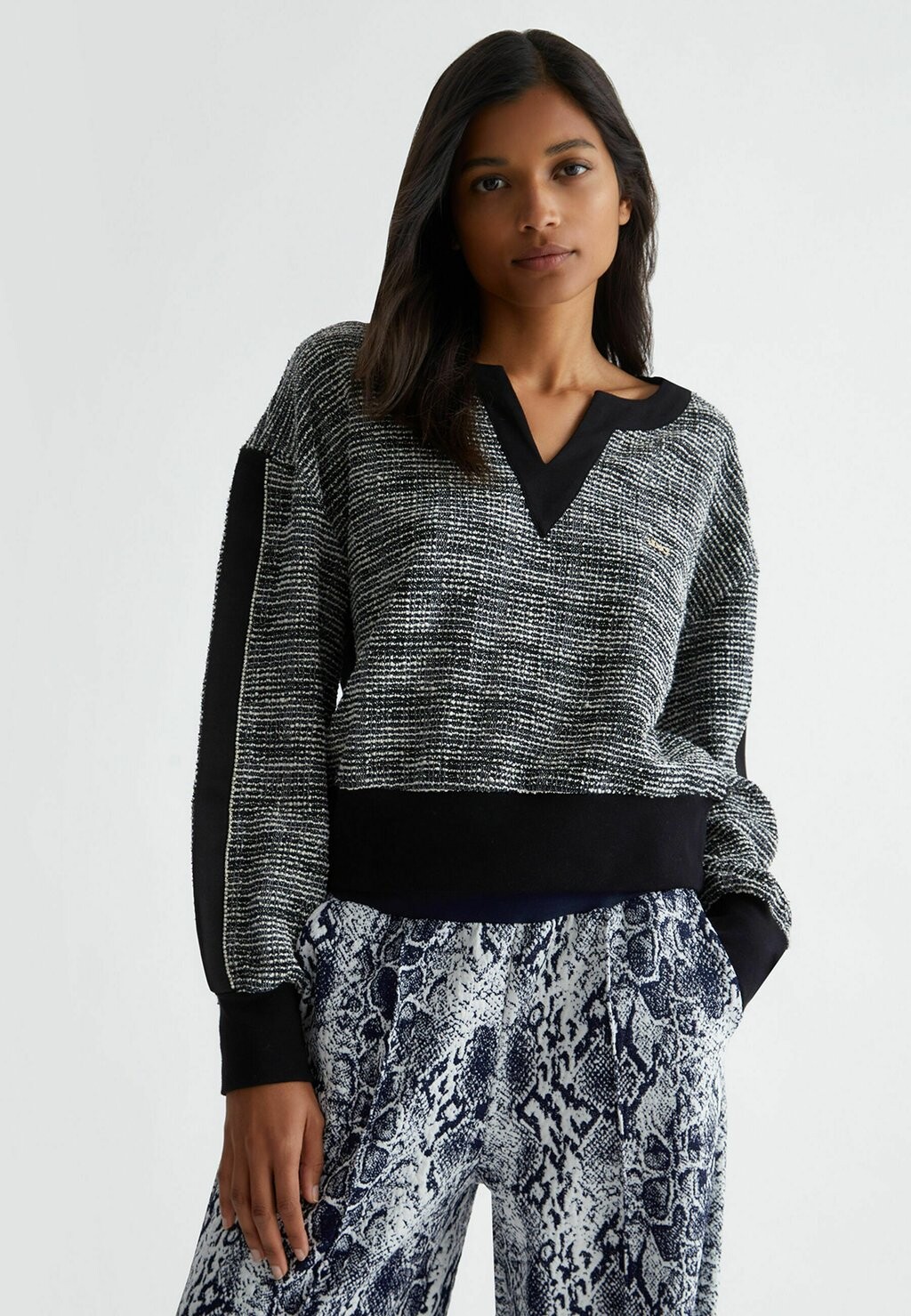 

Толстовка LIU JO ECO FRIENDLY, цвет black ivory