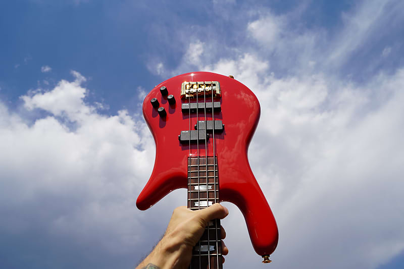 Басс гитара Spector Euro-4 Classic Red 4-String Electric Bass Guitar w/ Gig Bag