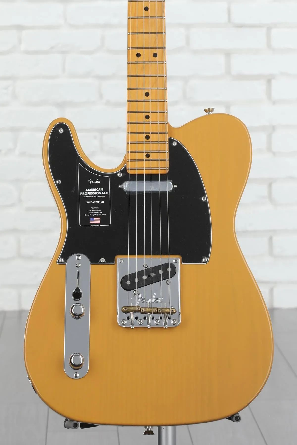 

Fender American Professional II Telecaster для левой руки — блондинка цвета ириски, с кленовой накладкой на гриф