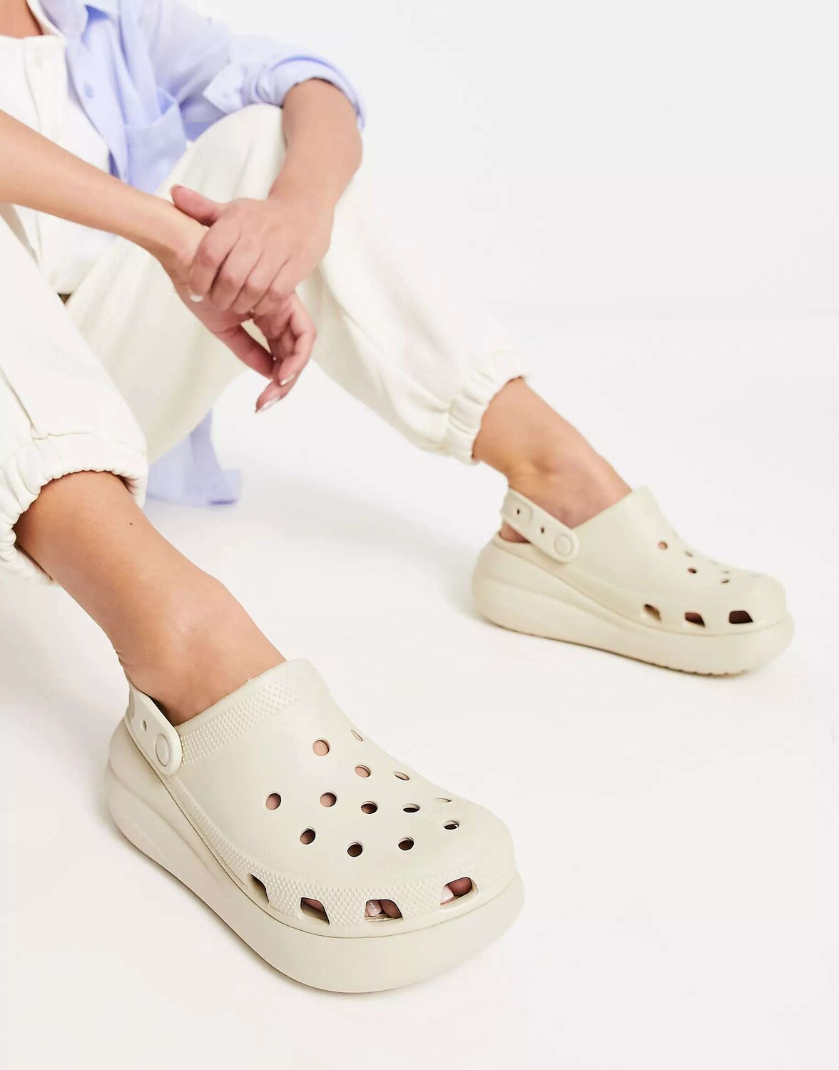 

Классические сабо Crocs из кости