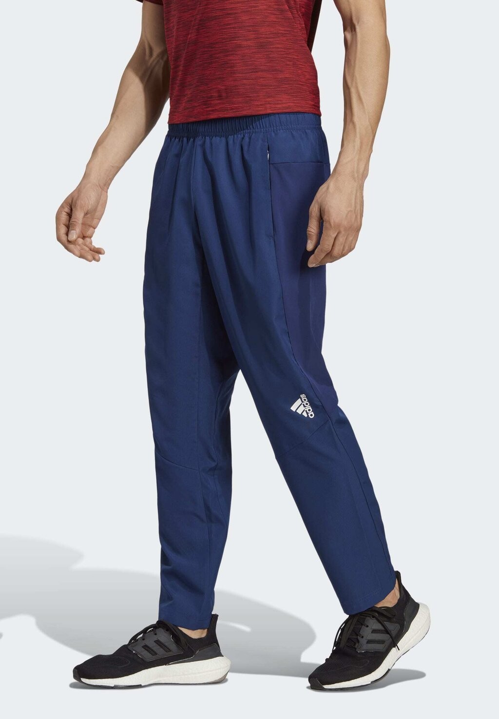 

Спортивные брюки Adidas