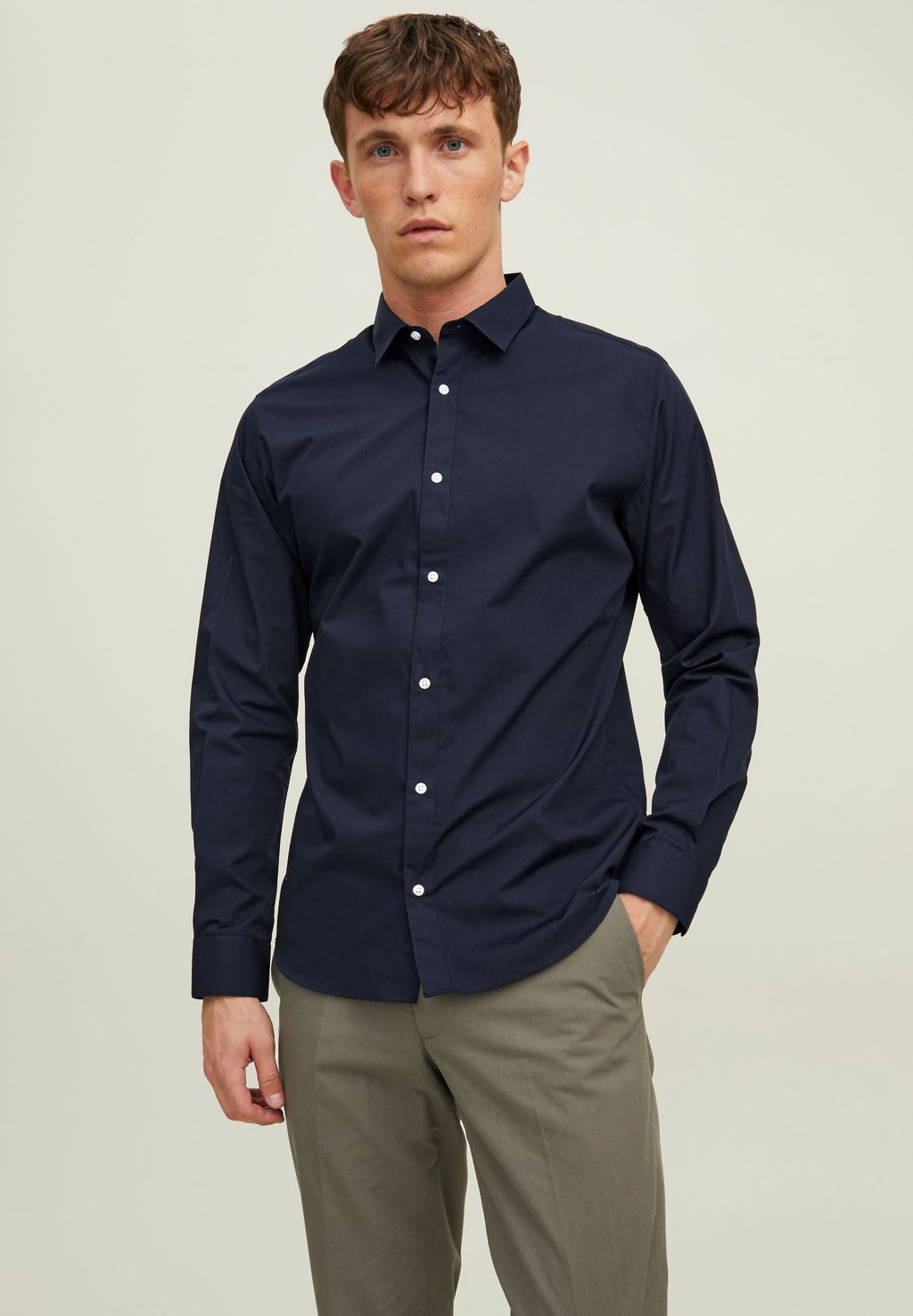 Классическая рубашка JJJOE SHIRT PLAIN Jack & Jones, темно-синий пиджак