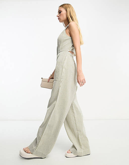 

Комбинезон в полоску с пуговицей ASOS DESIGN