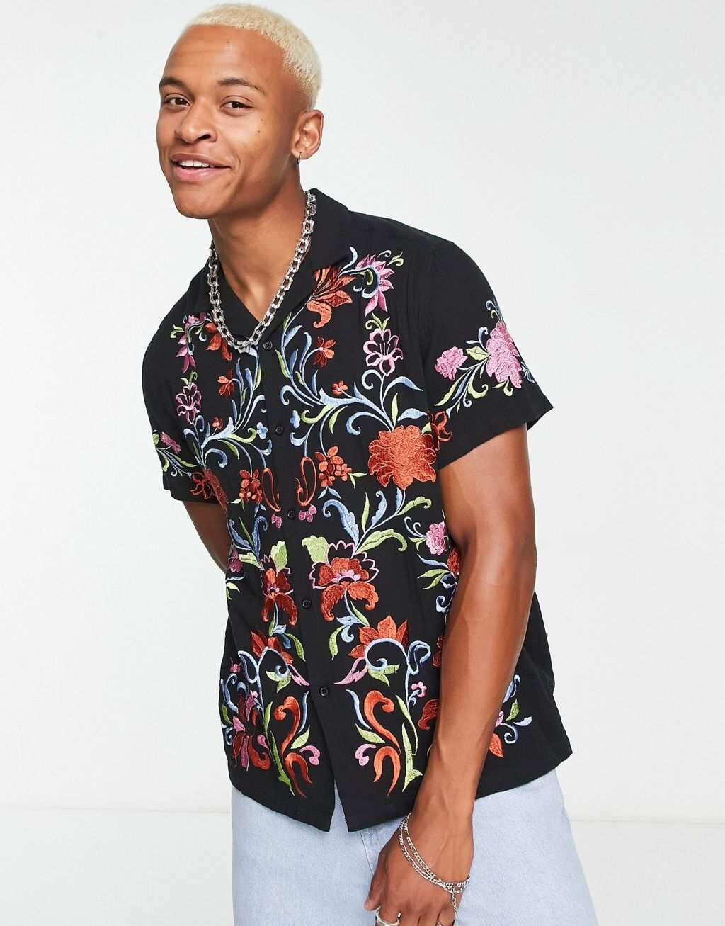 

Свободная рубашка из смесового льна с вышивкой ASOS DESIGN Revere