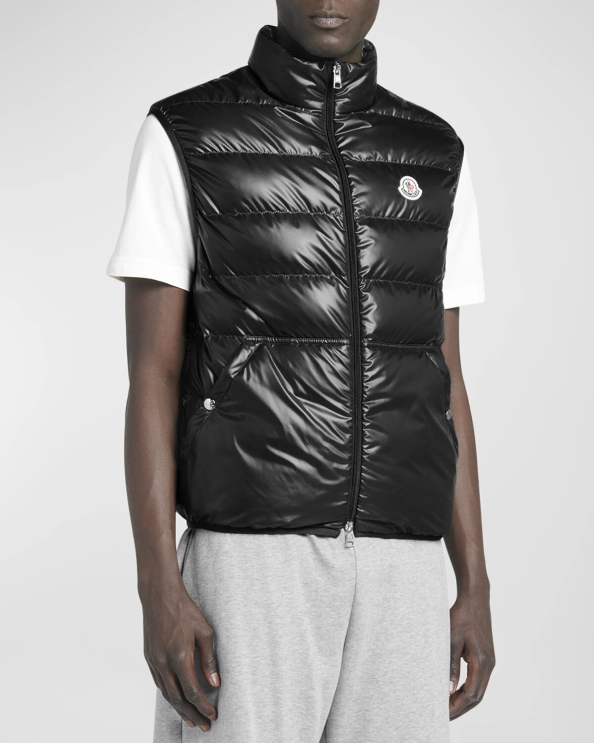 

Мужской нейлоновый жилет на молнии Aube Down Moncler, цвет Black