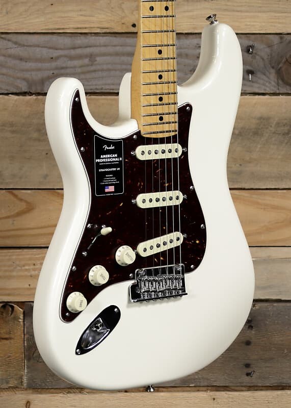 

Электрогитара Fender American Professional II Stratocaster Left-Handed Electric Guitar Olympic White w/ Case