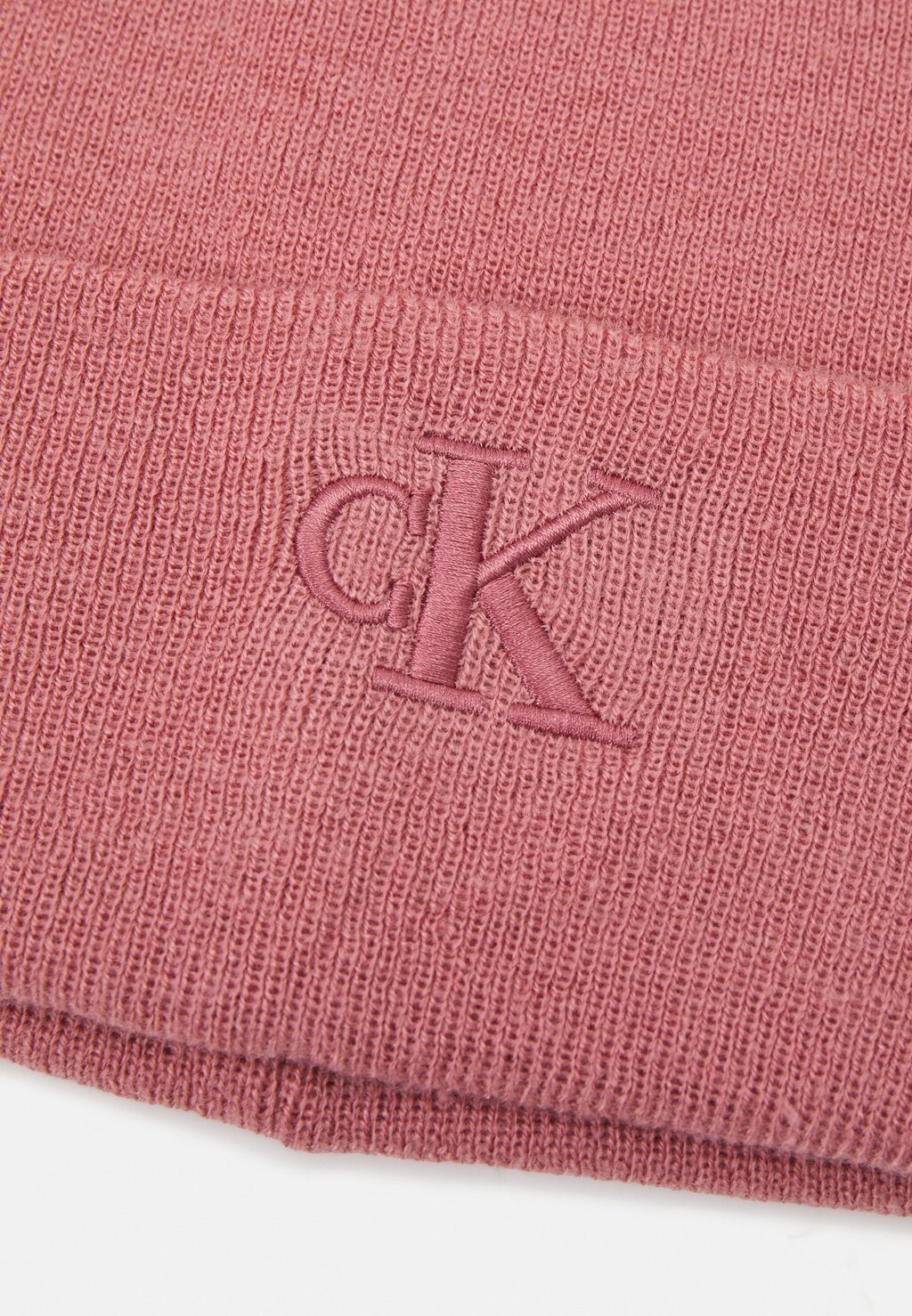 

Шапка MONOGRAM EMBRO BEANIE Calvin Klein Jeans, светло-розовый
