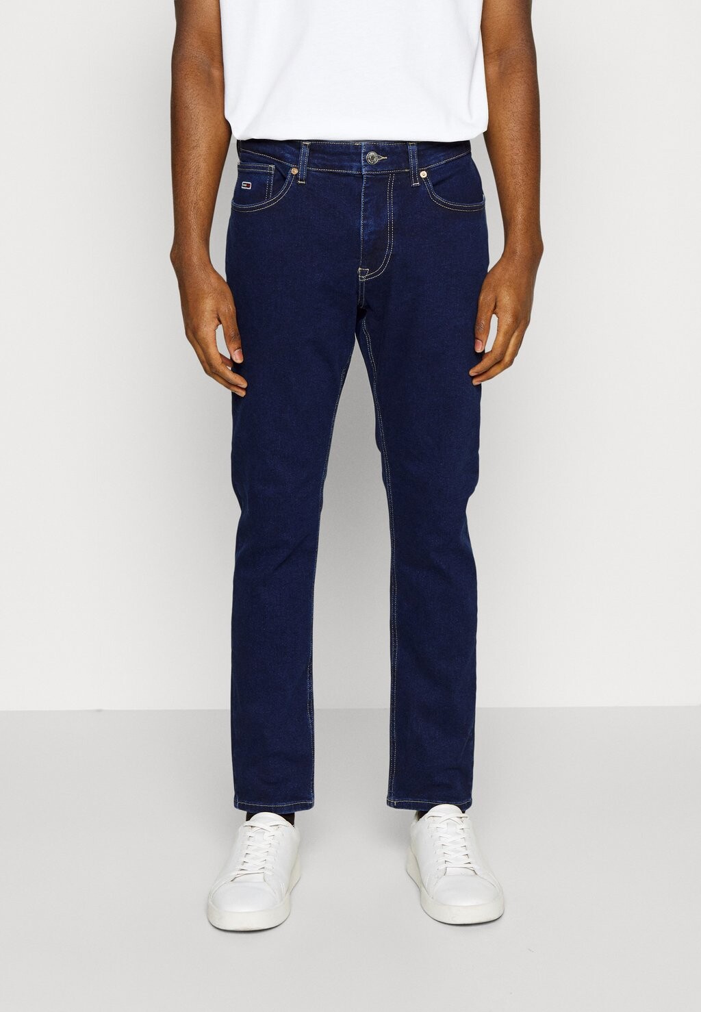 

Джинсы Tapered Tommy Jeans