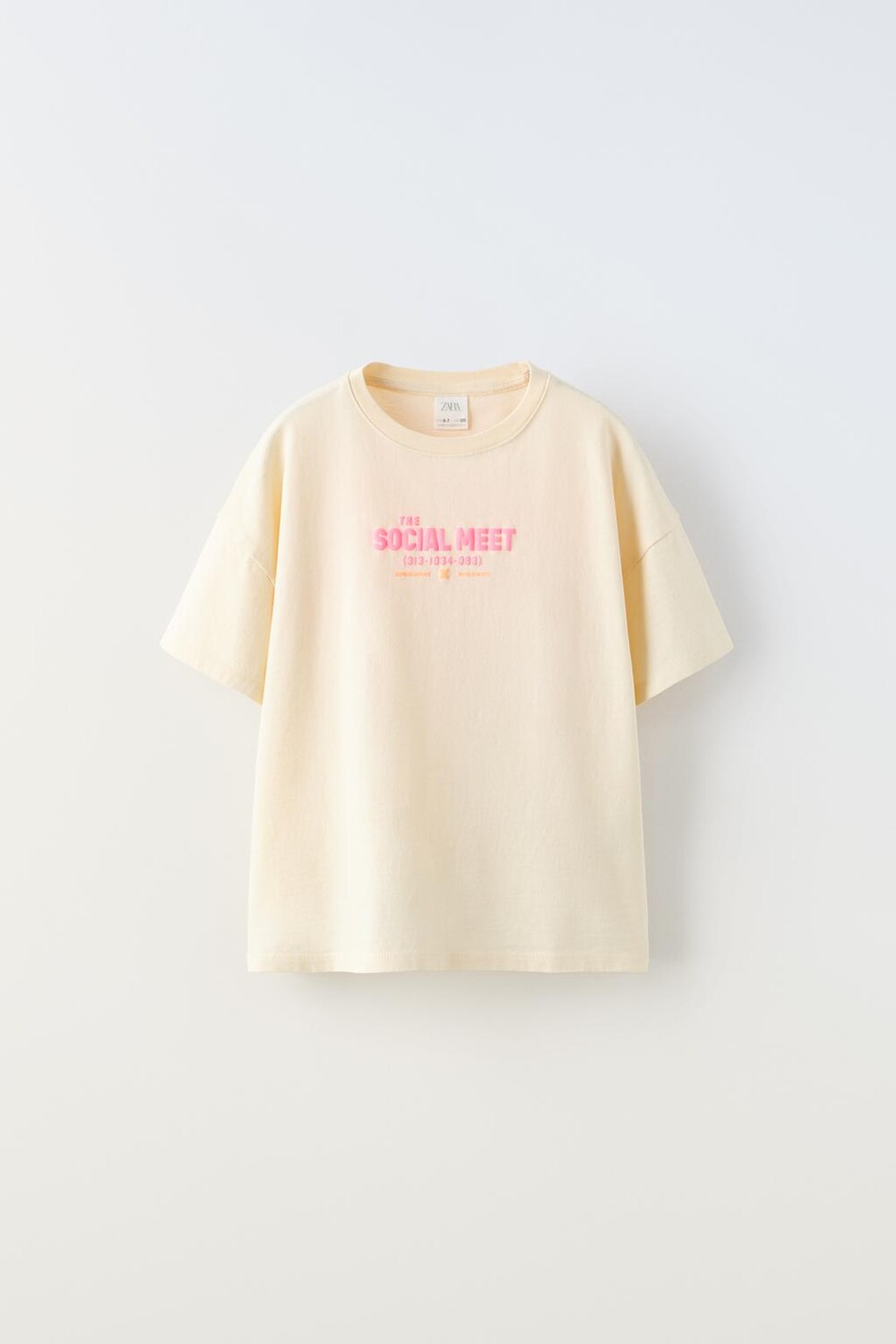 

Футболка с неоновым слоганом ZARA, экрю