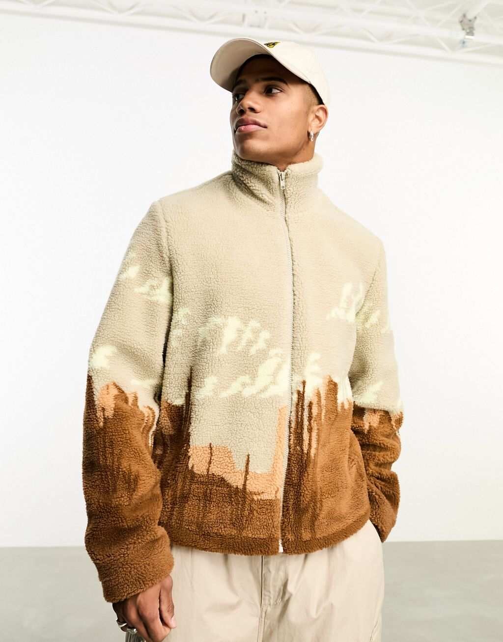 

Флисовая спортивная куртка борг с живописным принтом ASOS DESIGN