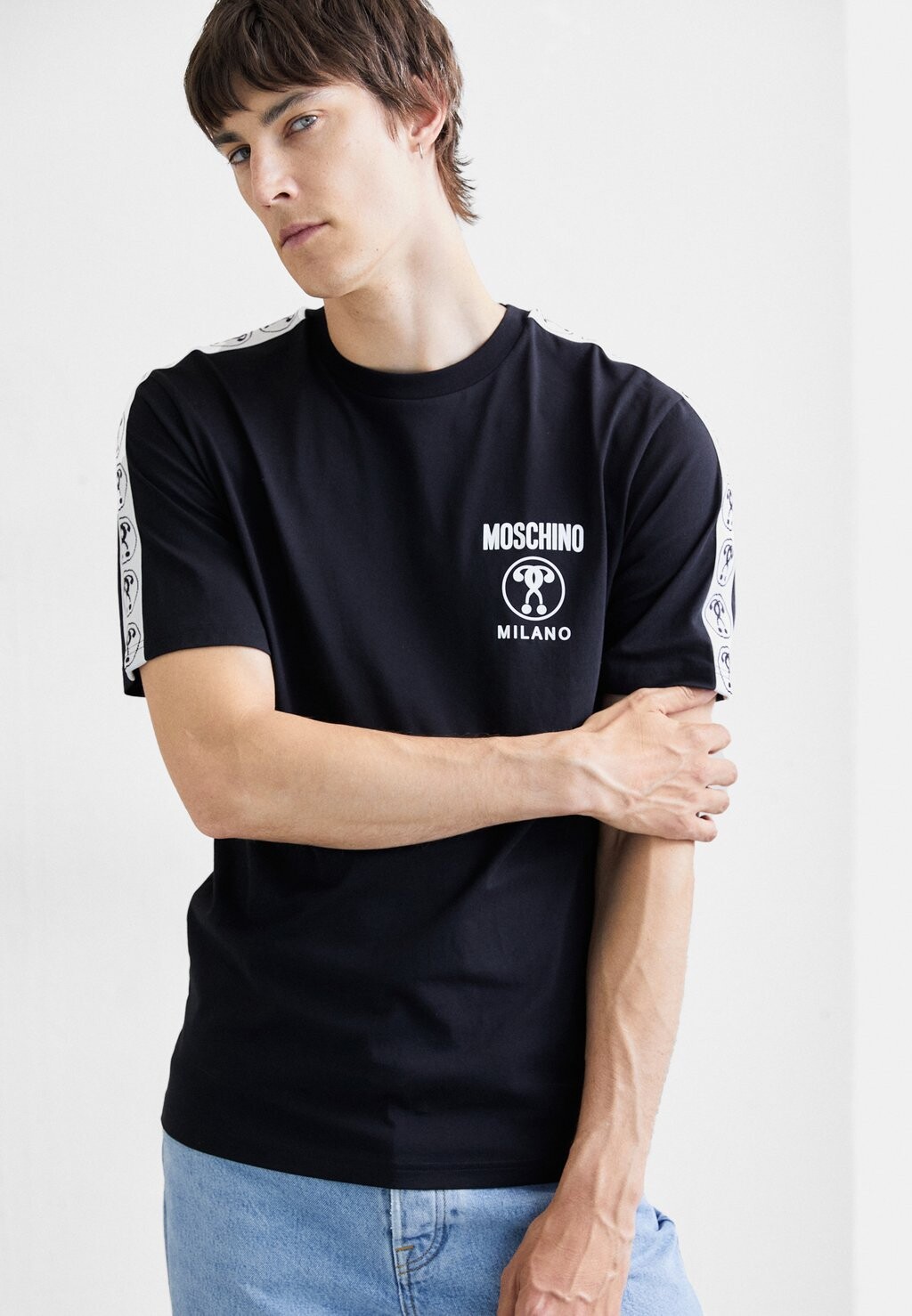 

Футболка с принтом MOSCHINO, черный