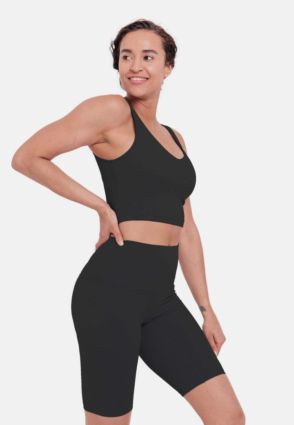 

Шорты Araa Active, черный