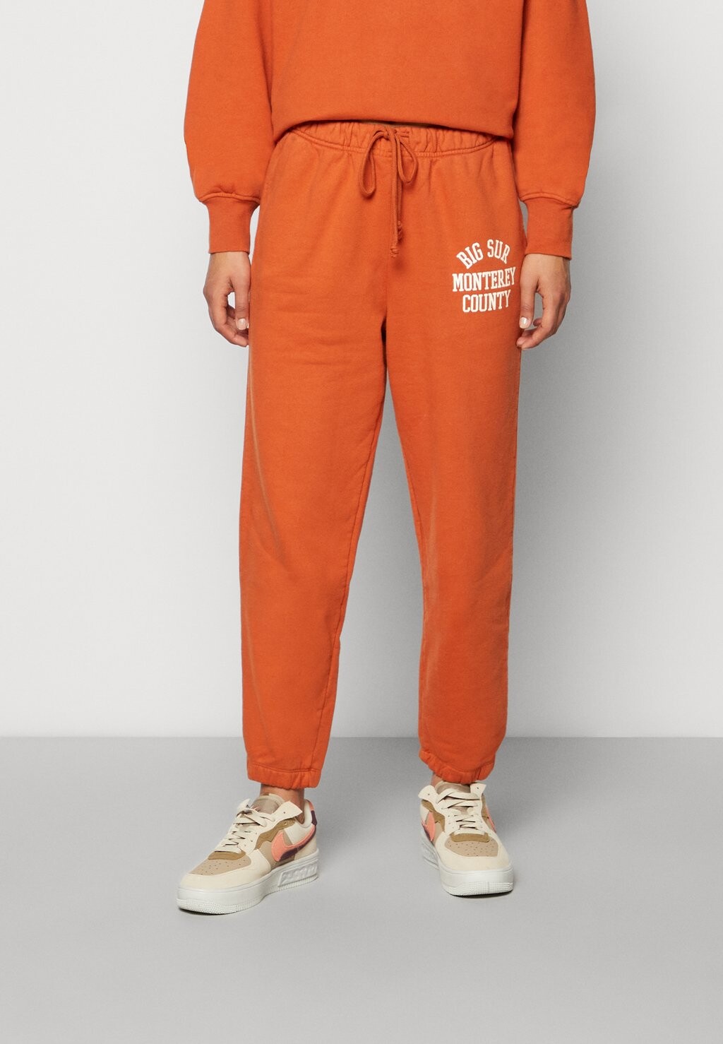 

Низ спортивного костюма Levi's