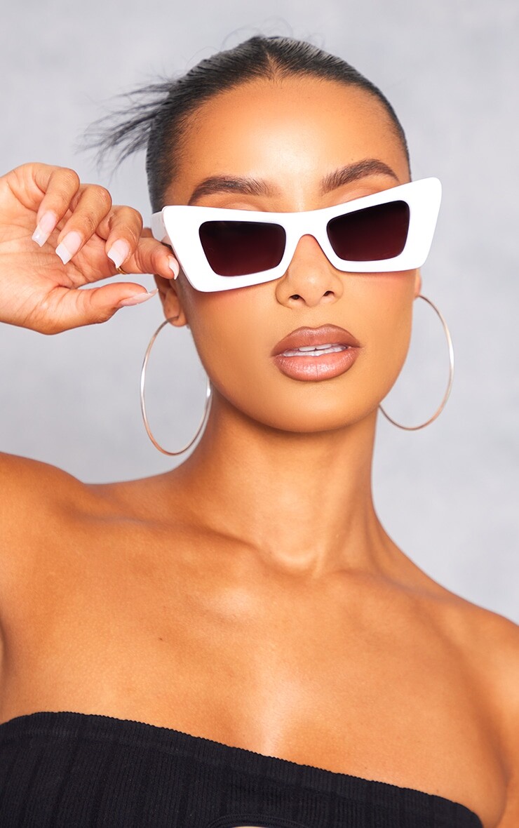 

PrettyLittleThing Белые солнцезащитные очки «кошачий глаз»