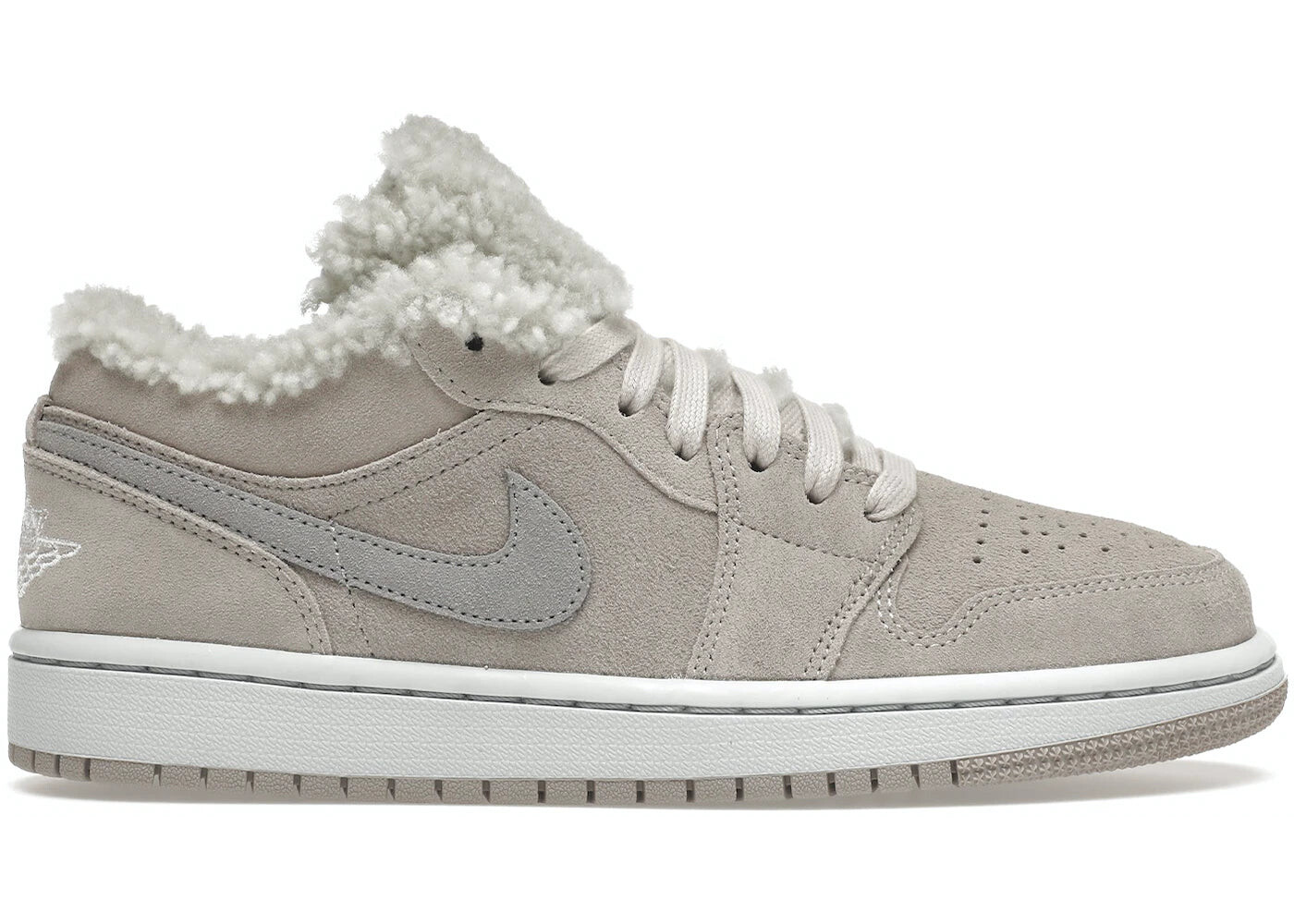 

Кроссовки Jordan 1 Low SE Sherpa Fleece