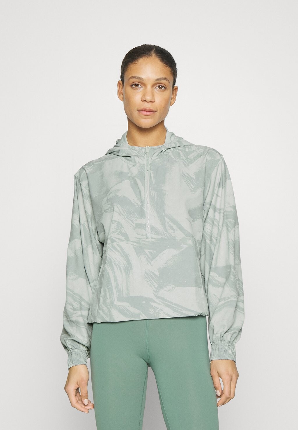 

Ветровка Calvin Klein Performance, Серый