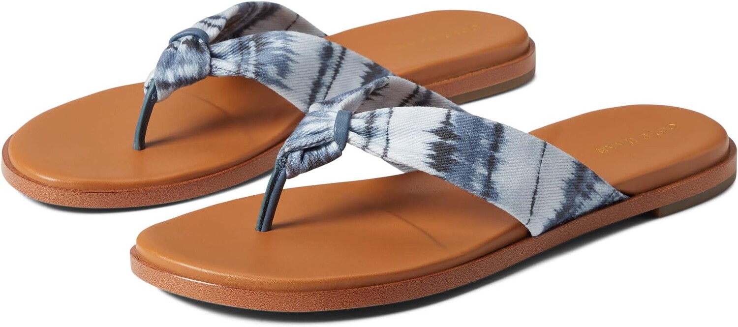

Шлепанцы Fiona Thong Slide Sandal Cole Haan, цвет China Blue Ikat Canvas/Medium Gum Outsole