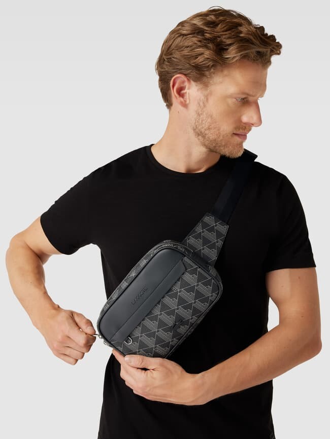 

Поясная сумка с логотипом по всей поверхности Lacoste, черный