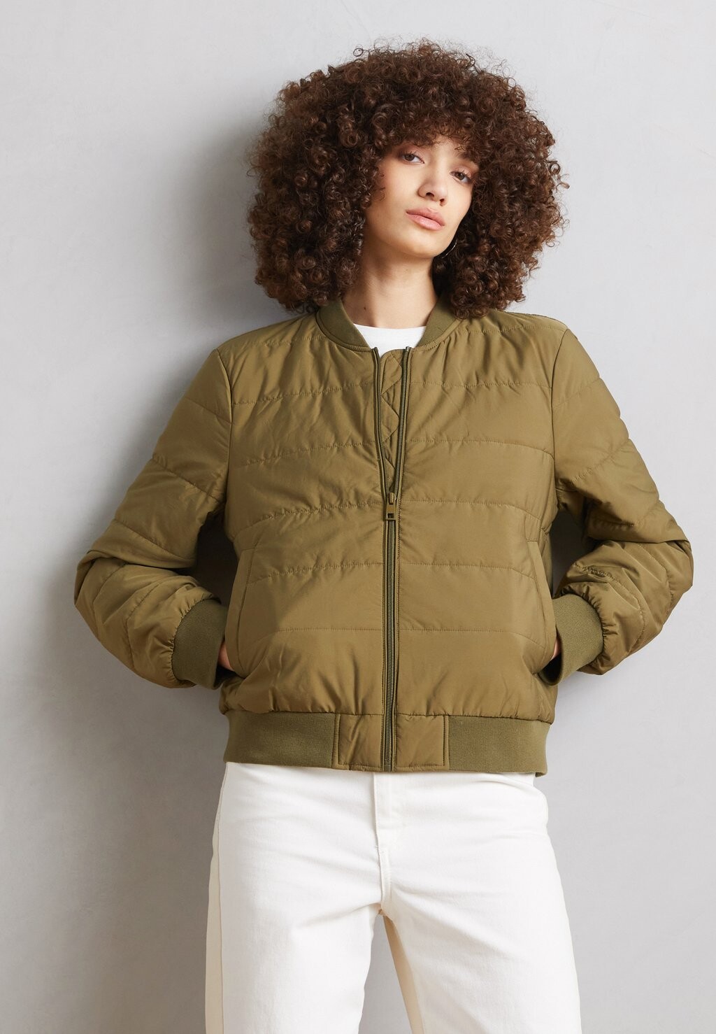 

Куртка бомбер Esprit, хаки