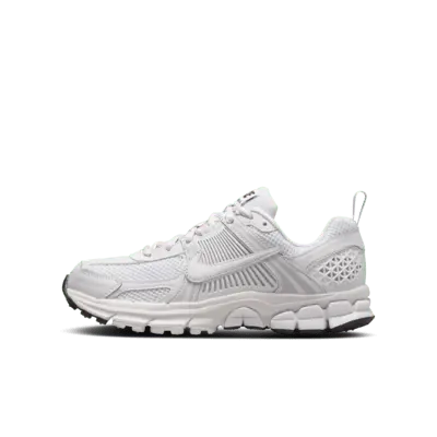 

Кроссовки Nike Vomero 5, цвет White/Black/Sail/Vast Grey