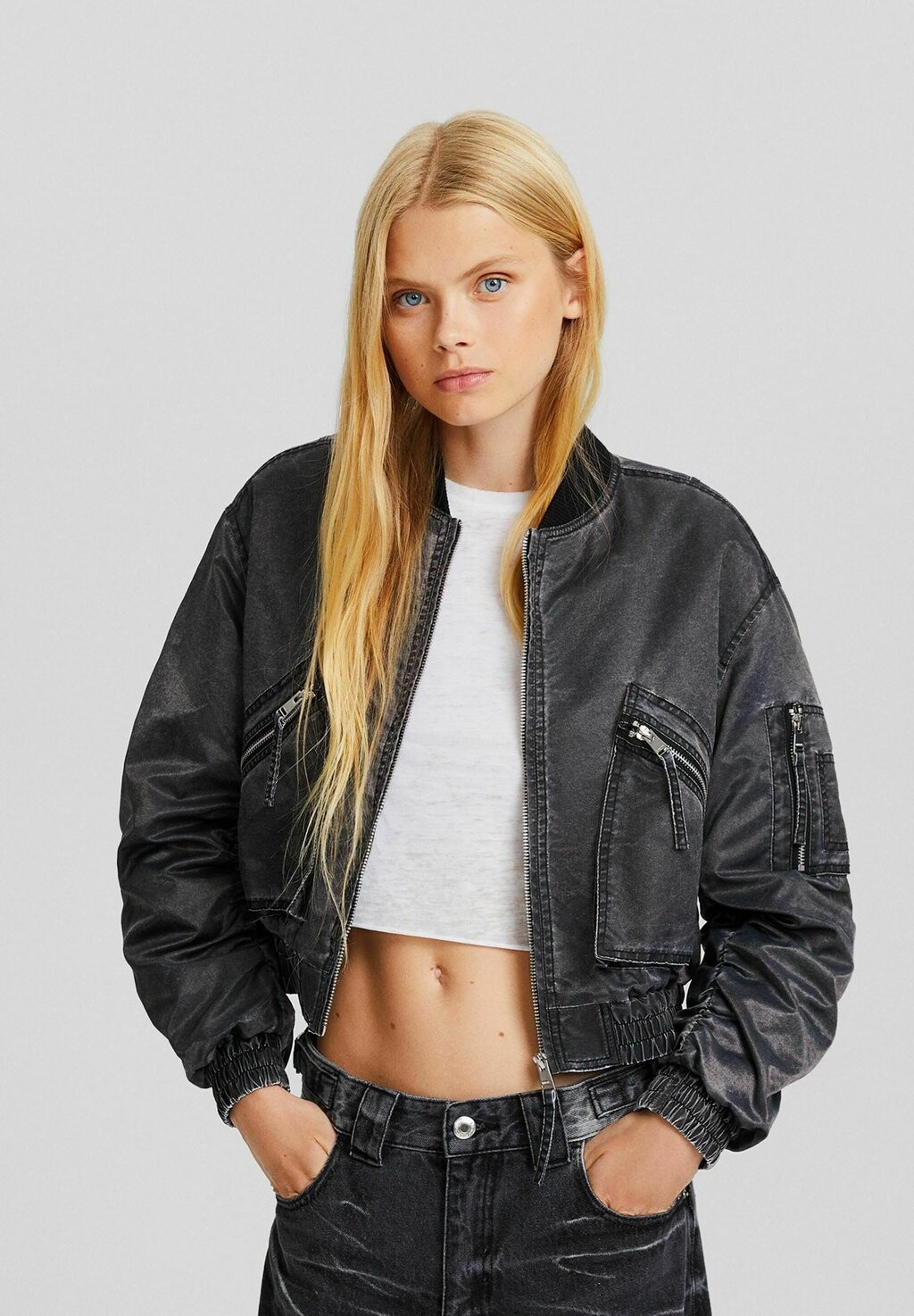 

Джинсовая куртка Faded Bershka, черный