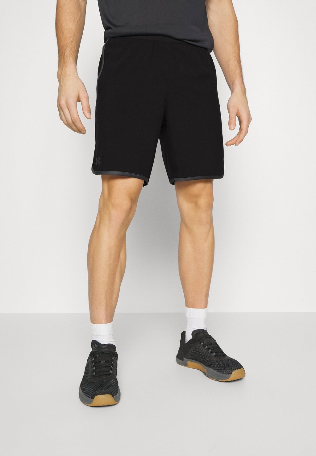 

Спортивные шорты HIIT Under Armour, черный/угольно-серый