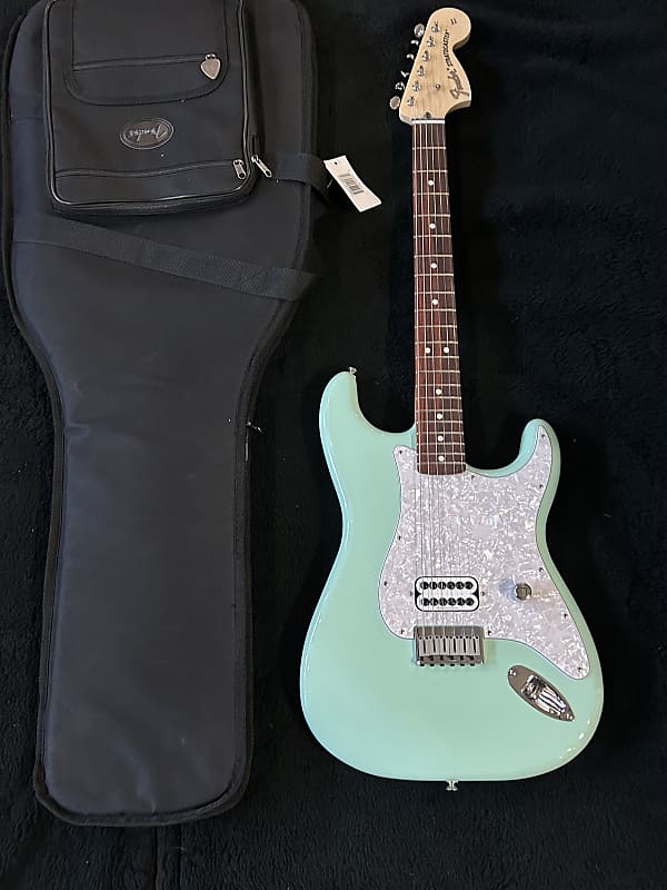 Электрогитара Fender Limited Edition Tom DeLonge Signature Stratocaster Green 7lbs. 4.3 oz #MX23053864