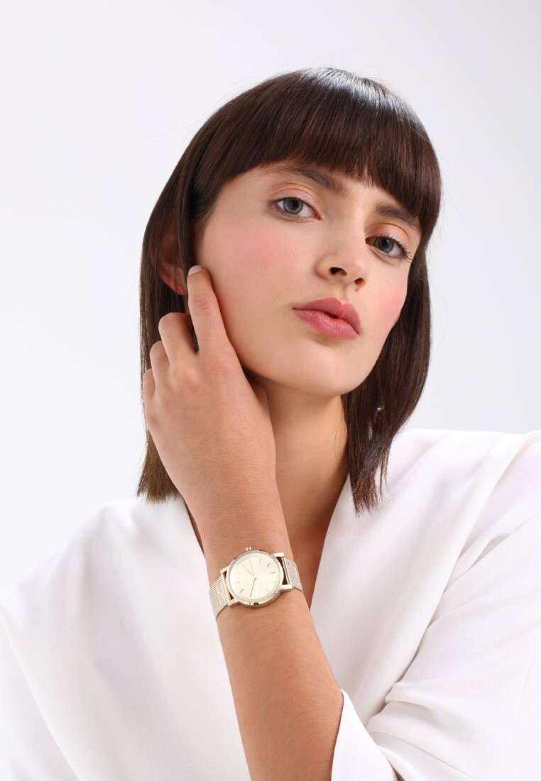 

Часы DKNY