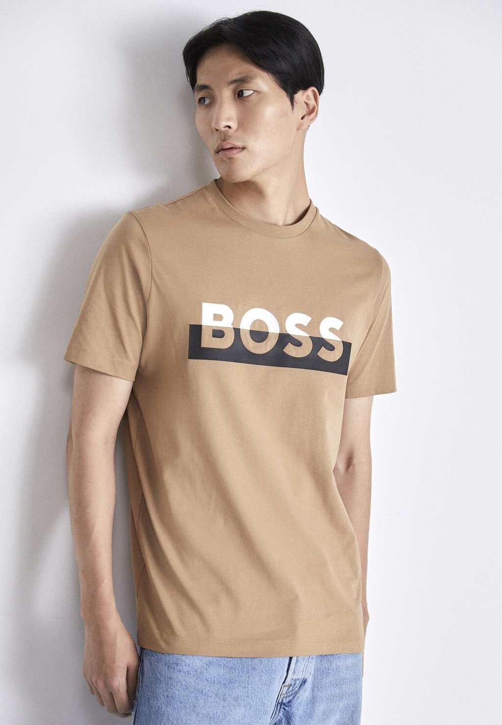 

Футболка с принтом TIBURT BOSS, бежевый