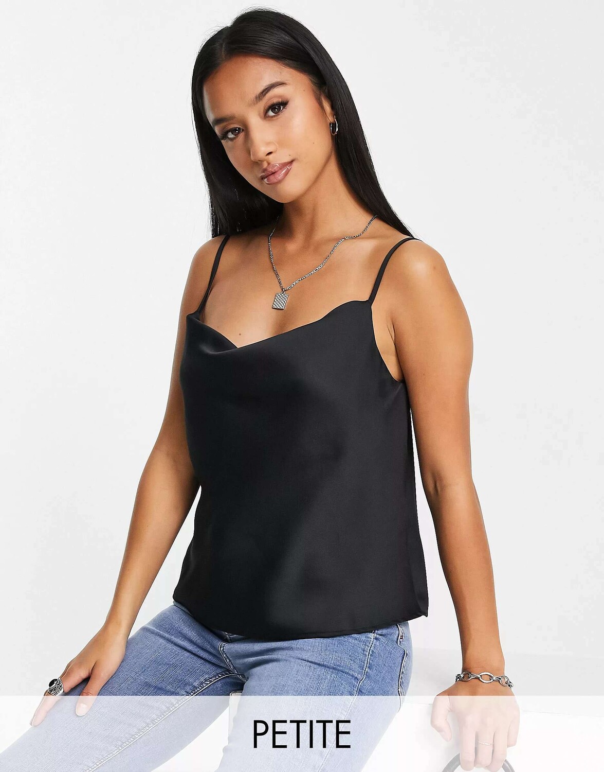 

Черная атласная майка с воротником-хомутом River Island