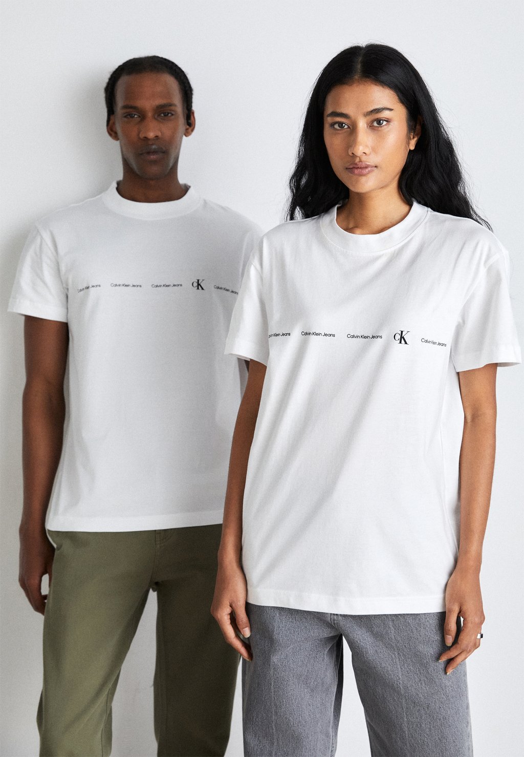 

Футболка с принтом REPEAT TEE LOGO UNISEX Calvin Klein Jeans, ярко-белый