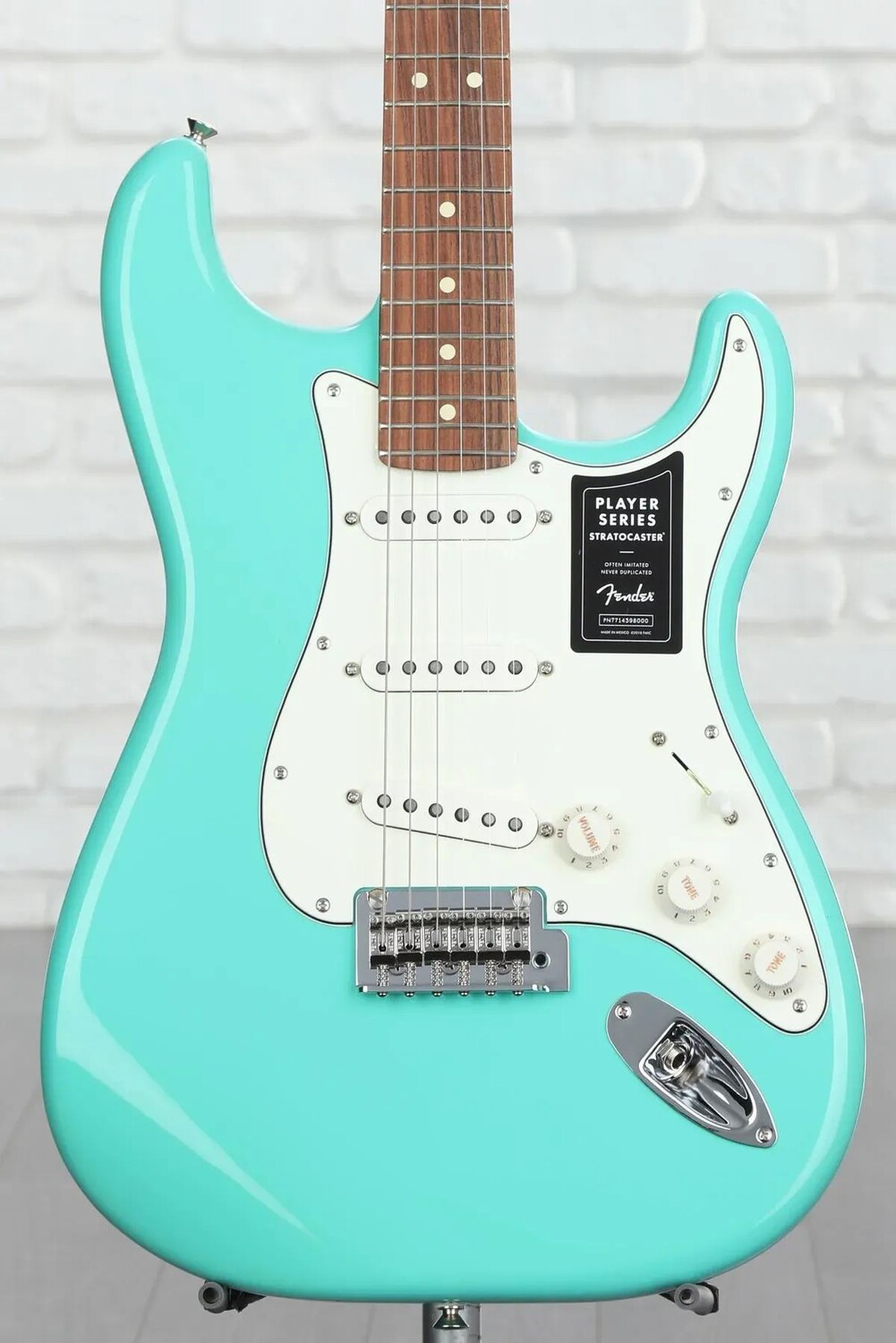 

Электрогитара Fender Player Stratocaster — морская пена зеленого цвета с накладкой из ферро Pau