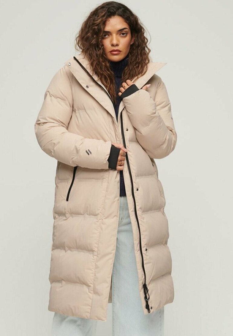 

Зимнее пальто HOODED LONGLINE PUFFER Superdry, светло-серый