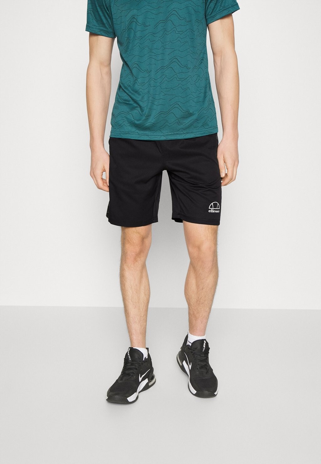 

Спортивные шорты Ellesse