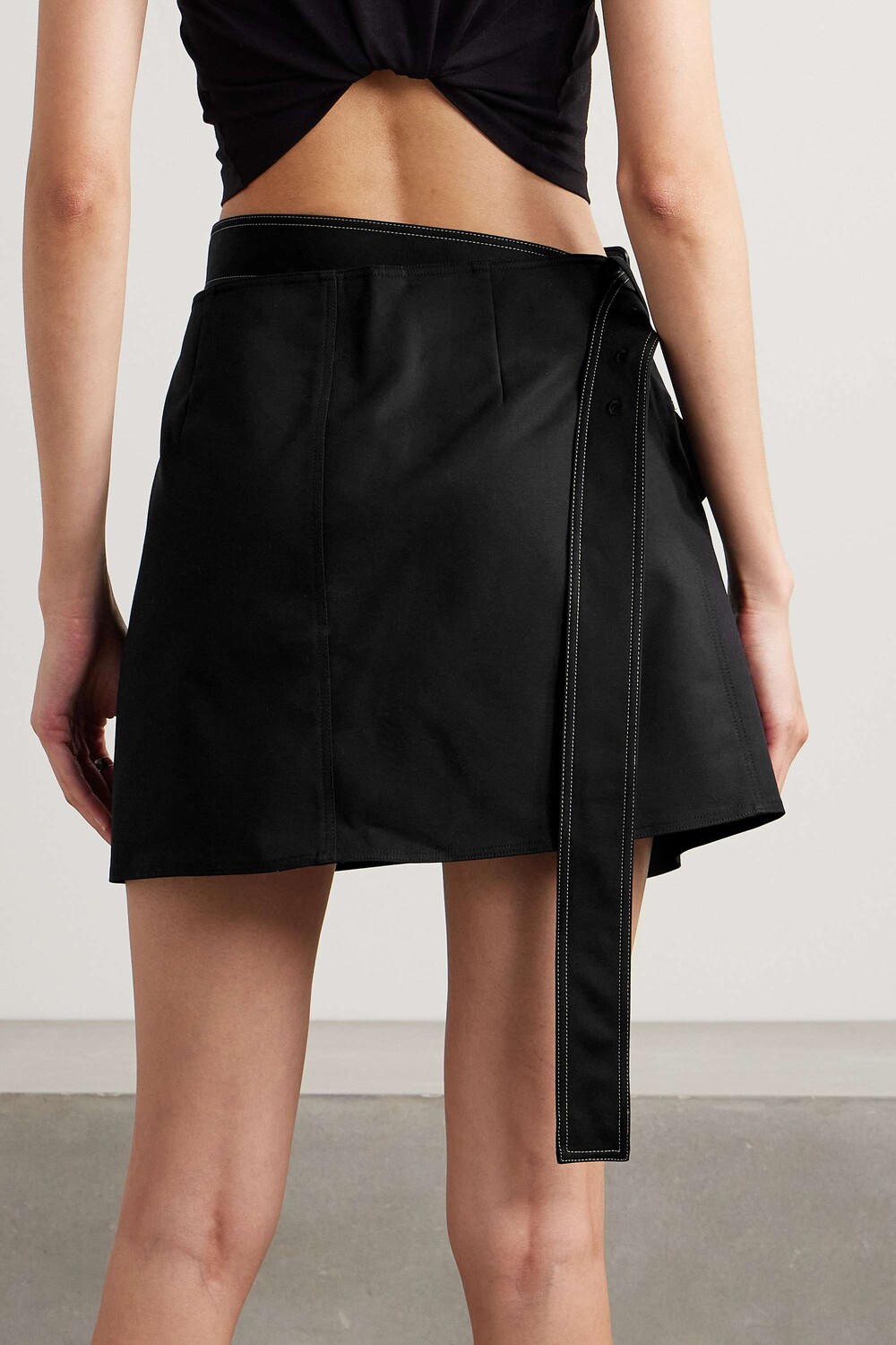 

HELMUT LANG Мини-юбка из смесового хлопка с запахом и поясом, черный
