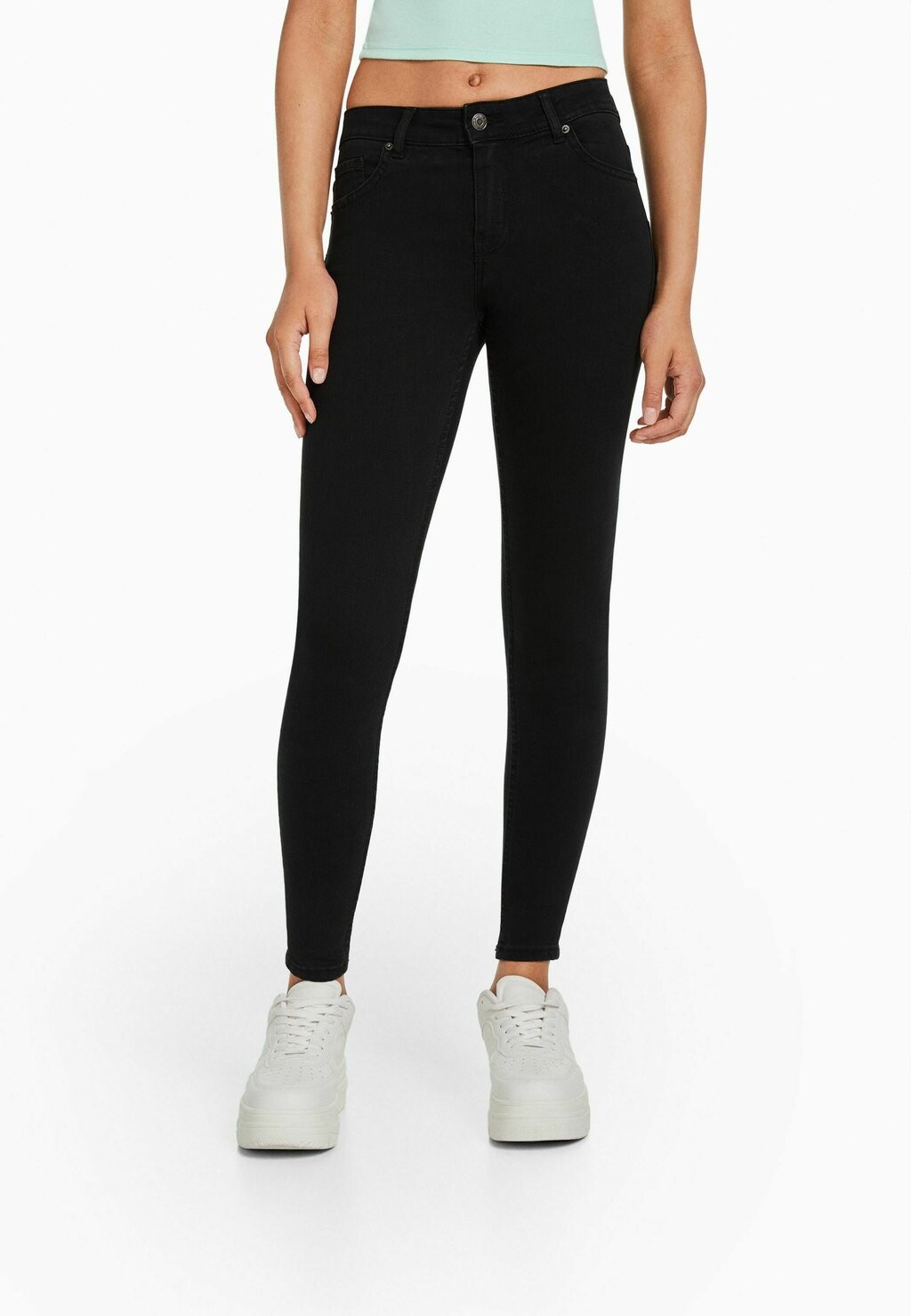 

Джинсы скинни Bershka