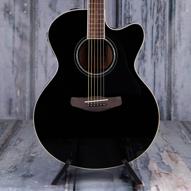 Акустическая гитара Yamaha CPX600 Medium Jumbo Cutaway Acoustic/Electric, Black