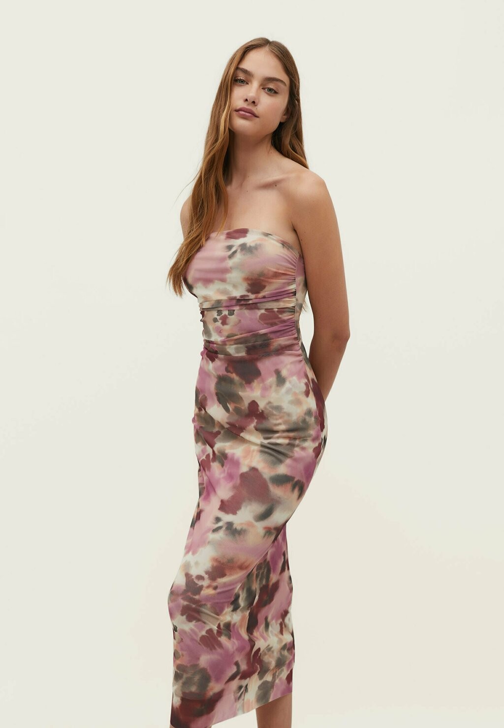 

Платье Stradivarius, розовый