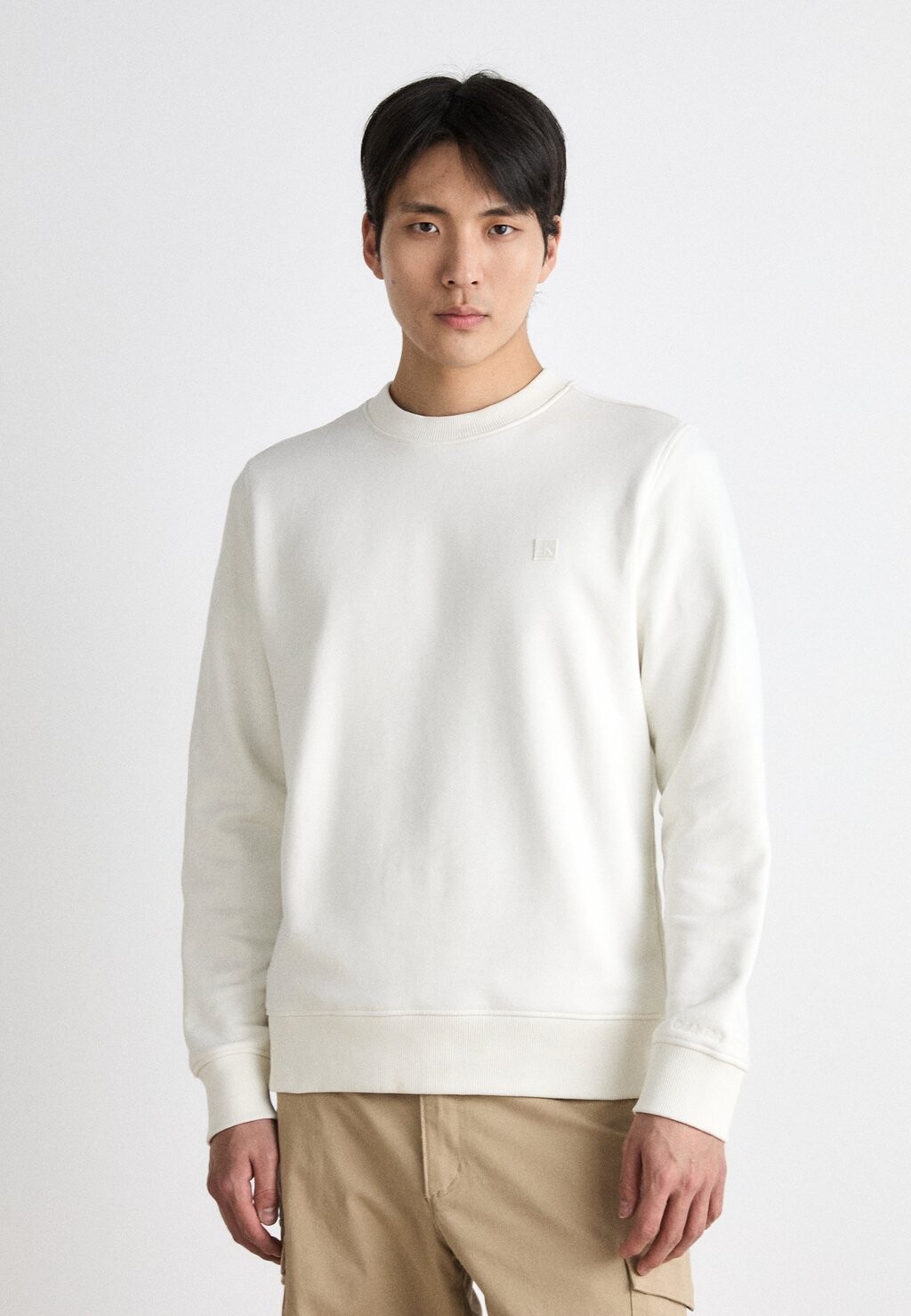 

Толстовка EMBRO BADGE CREW NECK Calvin Klein Jeans, кремовый
