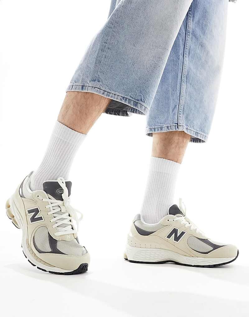 

Кроссовки New Balance 2002 в цвете Сэндфарбтон
