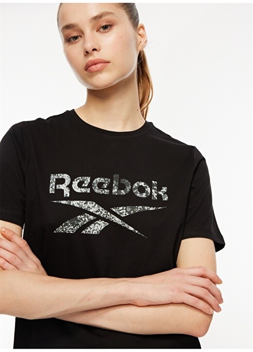 

Футболка Reebok